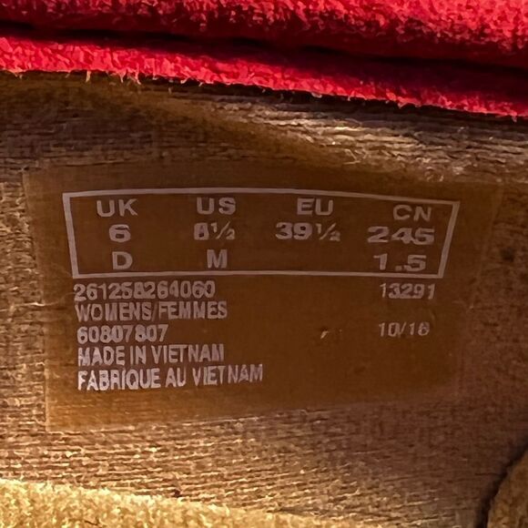 Womens CLARKS Collection Red Suede Slip On Comfort Shoes / Size 8.5M - Picture 9 of 9